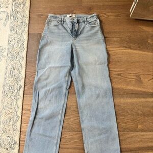 Light Wash Women’s Straight Leg Jeans - Classic Everyday Style Hollister